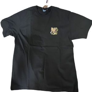 Undefeated tshirt size large